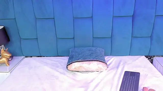 reze chaw online show from March 27, 1:23 pm