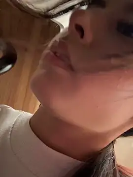   Nahomy online show from March 14, 12:28 pm