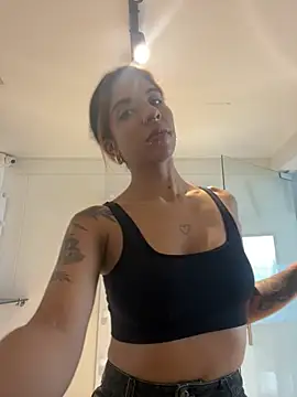 VioletaHills  online show from April 5, 1:43 pm