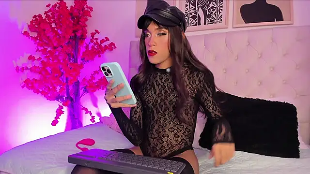 Liz Hills online show from April 12, 9:50 pm