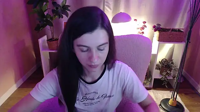 MistyBree online show from April 16, 8:03 am