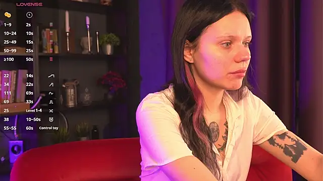 kittenlolla online show from April 14, 7:08 am