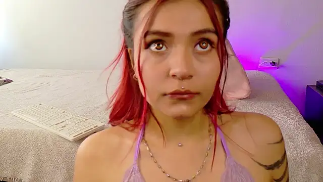 Sophie Evanns  online show from March 14, 6:09 pm