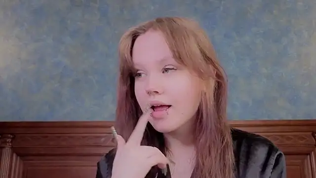 LeahAllsop online show from June 2, 2:34 am