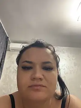 julietalovee online show from March 25, 4:54 pm