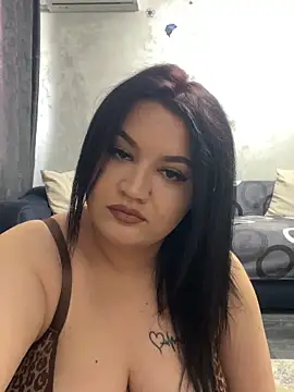 julietalovee online show from April 22, 3:53 pm