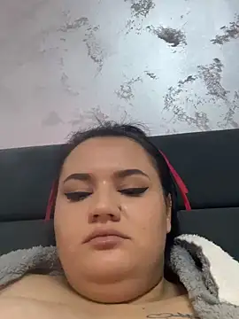 julietalovee online show from March 15, 5:15 pm