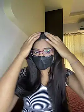 nikki catz online show from April 18, 4:15 am