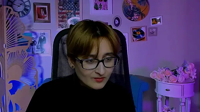 LixeLuna online show from March 18, 6:51 am