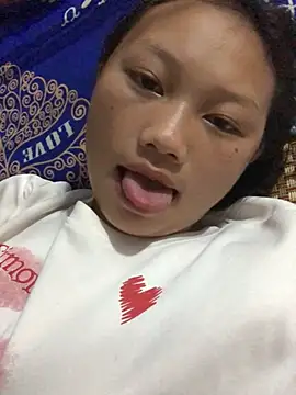 TieuVy99 online show from March 25, 3:04 pm