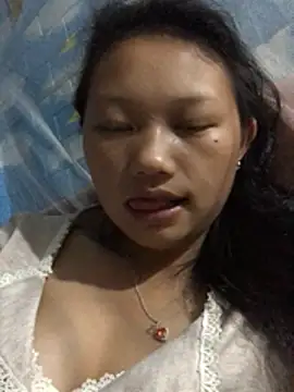 TieuVy99 online show from April 18, 2:19 pm