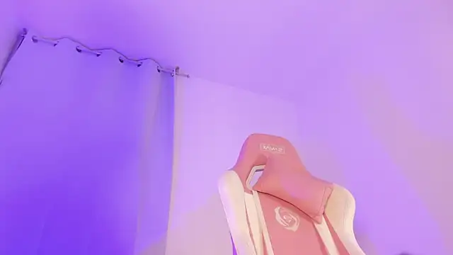 kiara velvet online show from April 4, 4:33 am