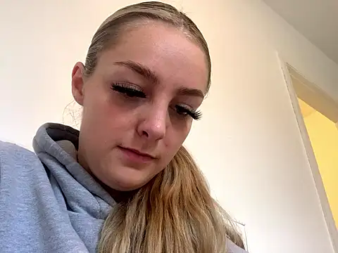 LusciousLailax online show from March 9, 3:15 pm