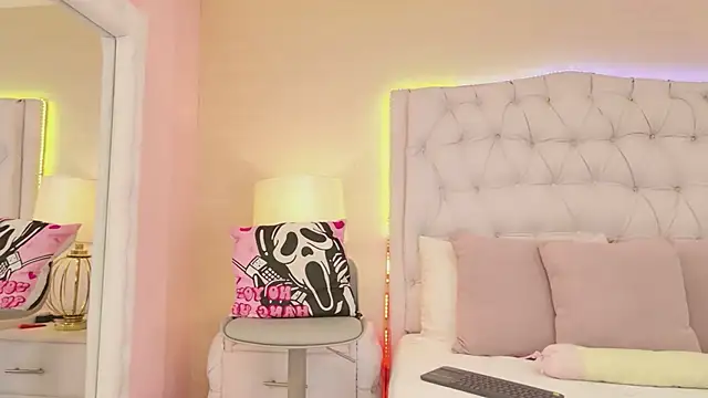 MeganRoseh online show from June 17, 8:10 pm