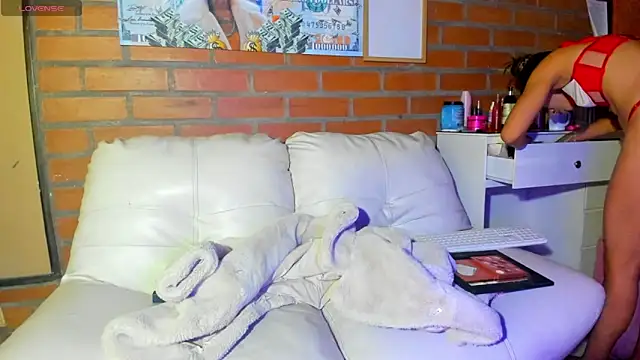 Badwolf818  online show from March 21, 8:41 am