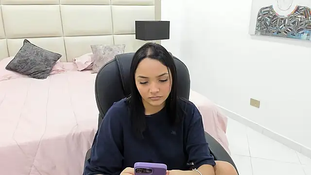 Chloelarsons online show from June 7, 12:28 am