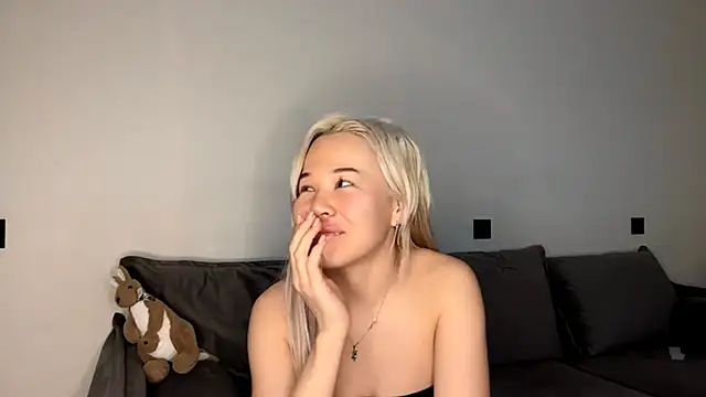 kira jade online show from March 9, 12:52 pm