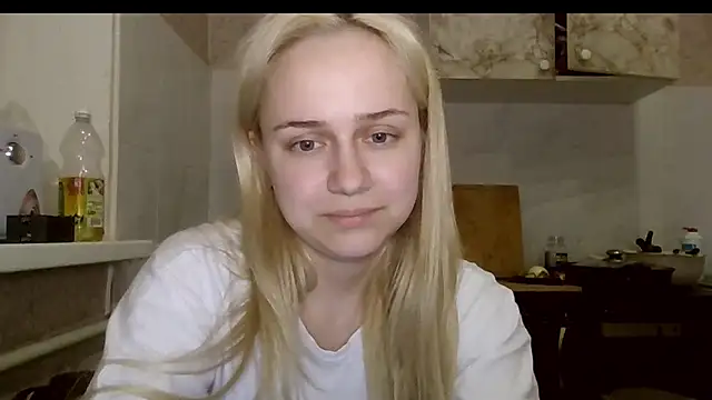 Barbie   girl online show from April 16, 7:46 pm