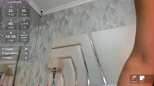 ZairaRogue online show from April 18, 7:07 pm