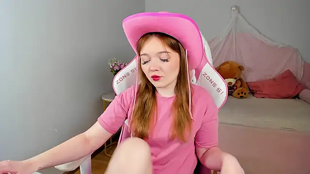 ElinaVale online show from June 21, 5:33 am