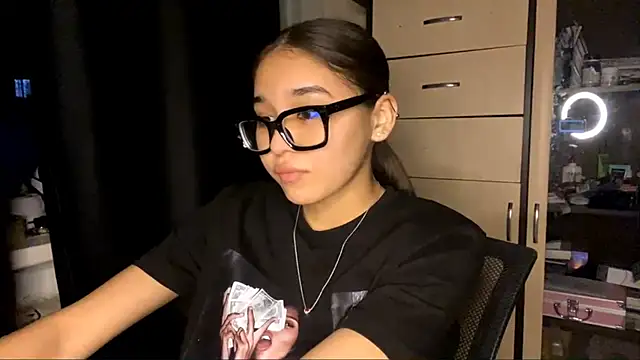 CatherineForbes online show from April 11, 2:54 pm