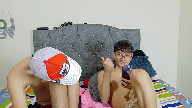 logan andrew online show from April 25, 8:28 pm