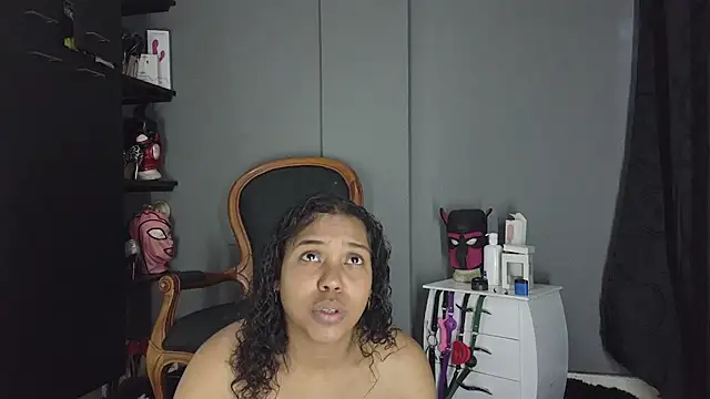 AntonelaVargas online show from July 1, 3:44 pm