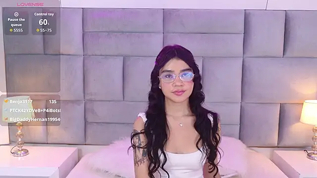 OliviaDiaz online show from March 23, 8:15 pm