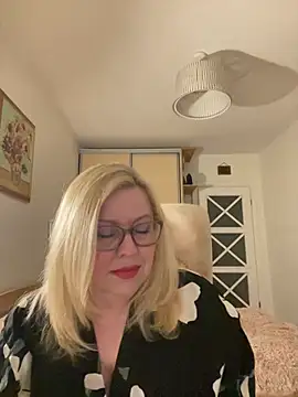 JanieLight53 online show from May 4, 7:39 pm
