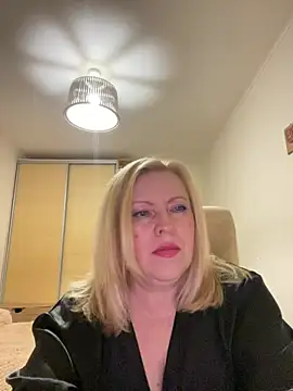 JanieLight53 online show from July 8, 9:06 pm