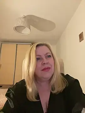 JanieLight53 online show from June 30, 9:25 pm