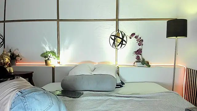 BrendaCantorel online show from April 21, 11:50 am