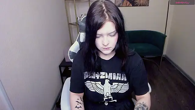 EsterTwilight online show from March 28, 3:55 pm