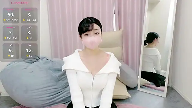 Yu-ko  online show from March 19, 5:45 am