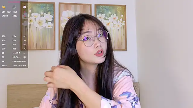 pinkyblooom online show from March 17, 9:13 am