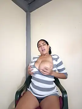 Carolinna online show from April 20, 6:11 pm