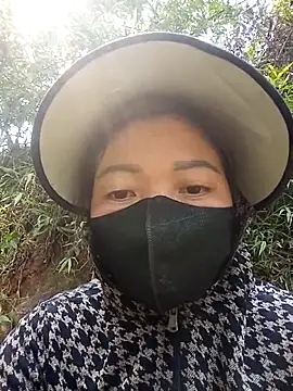 Bling-pusy online show from April 21, 7:15 am