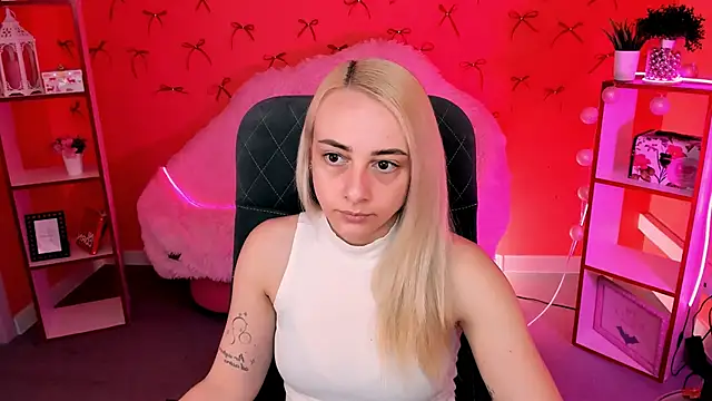 CarolMoor online show from April 3, 9:29 am