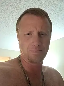 HandsomeDad698832 online show from May 1, 4:27 am