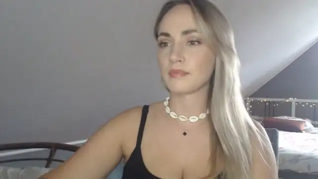 ScarlettSensitive online show from July 5, 3:18 pm