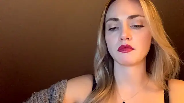 ScarlettSensitive online show from April 12, 8:11 pm