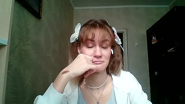 ElenoreHolguin online show from March 10, 9:13 am