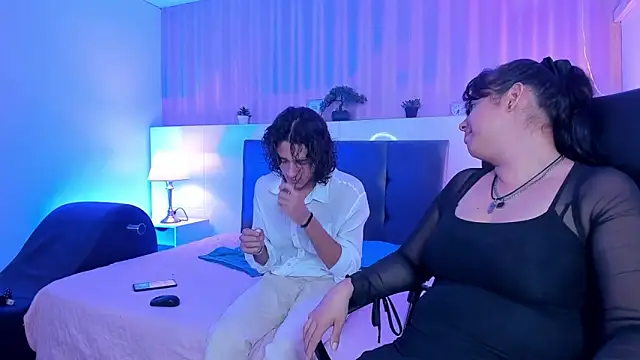 Skinny Mac online show from June 6, 9:43 pm