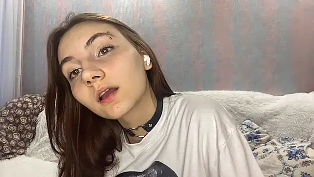 AlisaBloom online show from April 15, 4:07 pm