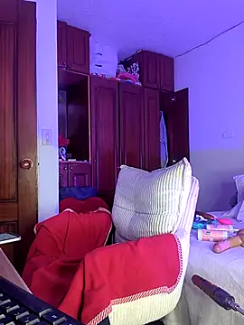 emma0304 online show from March 13, 12:23 am