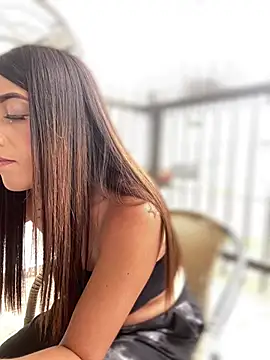 Electra Pinkk online show from April 11, 2:10 pm