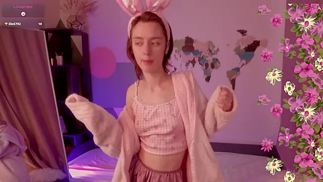 Pretty Victoria online show from April 4, 6:34 am