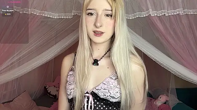 OnlyEva1 online show from June 10, 9:30 am