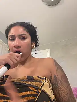 LatinaLoka online show from March 11, 2:49 am