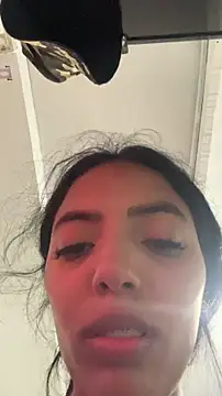 sylphiee  online show from April 6, 4:08 pm